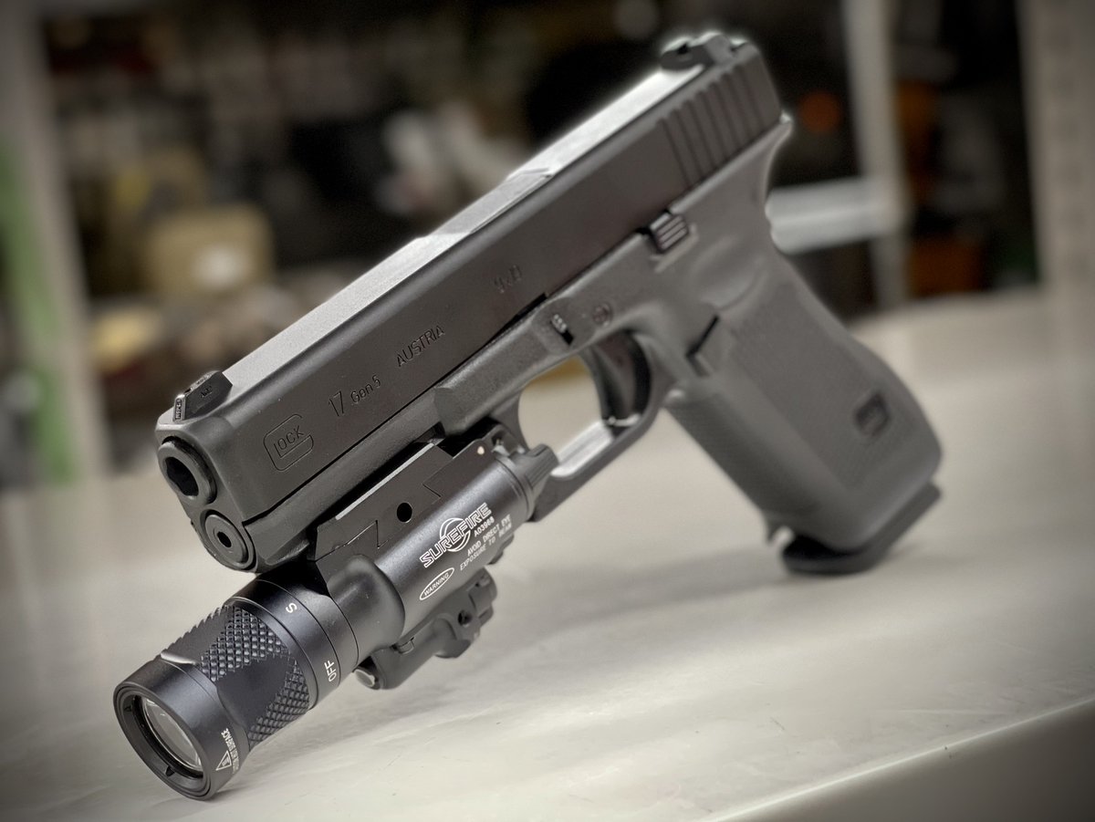 ORGA_inc's tweet photo. #ハンドガン に #ウェポンライト
を装着する事により実銃さながらの雰囲気を味わってみませんか?
・CANIS LATRANS #SBAL-PL タイプ
https://t.co/lqDROJ0Y95
・ #SUREFIRE #X400V タイプ
https://t.co/bSCbCKlkSF
#UMAREX 製品
https://t.co/GgNRRTkf6D
#グロック #シュアファイヤ #サバゲー https://t.co/E95ItBm3So