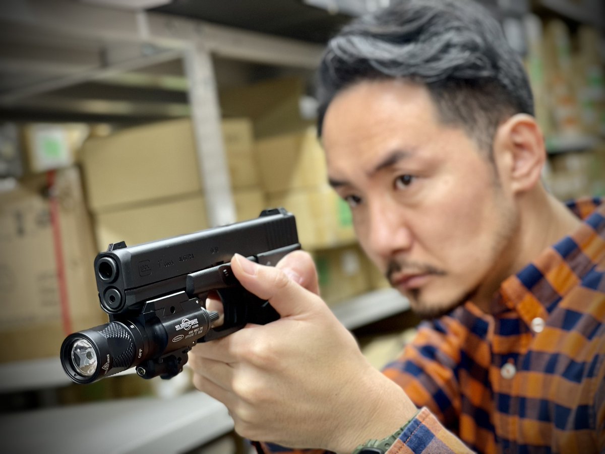 ORGA_inc's tweet photo. #ハンドガン に #ウェポンライト
を装着する事により実銃さながらの雰囲気を味わってみませんか?
・CANIS LATRANS #SBAL-PL タイプ
https://t.co/lqDROJ0Y95
・ #SUREFIRE #X400V タイプ
https://t.co/bSCbCKlkSF
#UMAREX 製品
https://t.co/GgNRRTkf6D
#グロック #シュアファイヤ #サバゲー https://t.co/E95ItBm3So