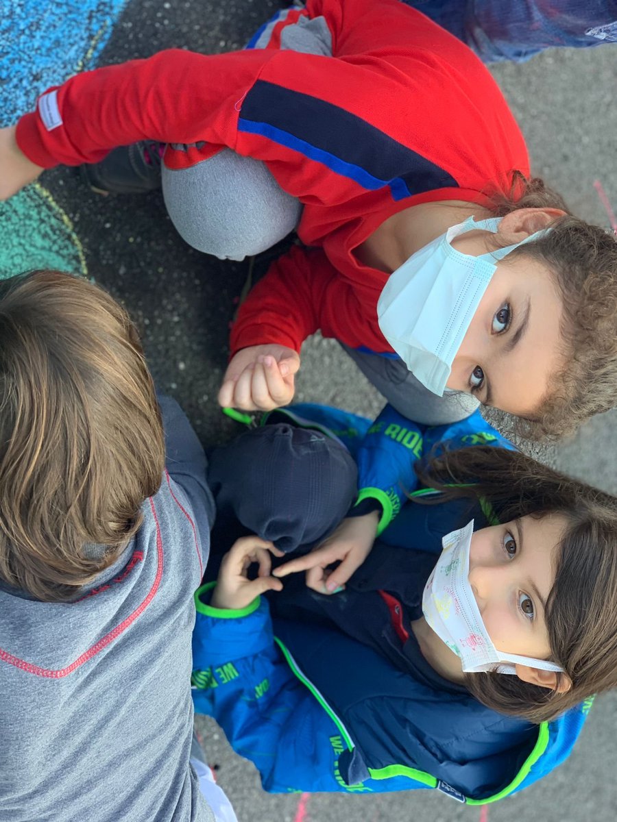 Ömerli Bahçeşehir Kampüsü İlkokulu olarak "4 Kasım Okulum Dışarıda" etkinliğinde Hayalimizdeki Dünyayı resmettik. 😍🍀🌸
<a href="/BkOmerli/">BK Ömerli Kampüsü</a> @mduranoznacar <a href="/bahcesehir_k12/">Bahçeşehir Koleji</a> <a href="/ErkenCocukluk/">Hale Güneş</a> #okulumdışarıda #iklimkrizininfarkindayim #iklimidegistirmekendinidegistir