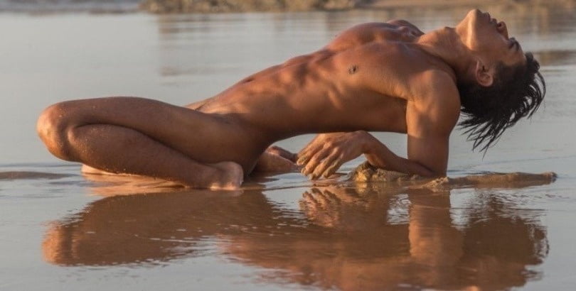 davidthiel6's tweet photo. Just some hotties I got off the web. https://t.co/PPQkQdC4Sn