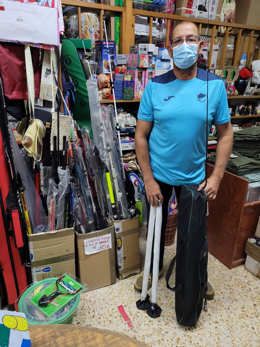 gnfreixe's tweet photo. Els guanyadors de la Cursa de la Bagra ja gaudeixen dels seus premis! 🏆🎣 Gràcies una vegada més als participants d'aquesta proposta de ciència ciutadana per ajudar-nos a recopilar dades de més de 16k peixos de la conca catalana de l'#Ebre 👉🏼 https://t.co/NjR2uhh2Fc https://t.co/yWkg8gJcey