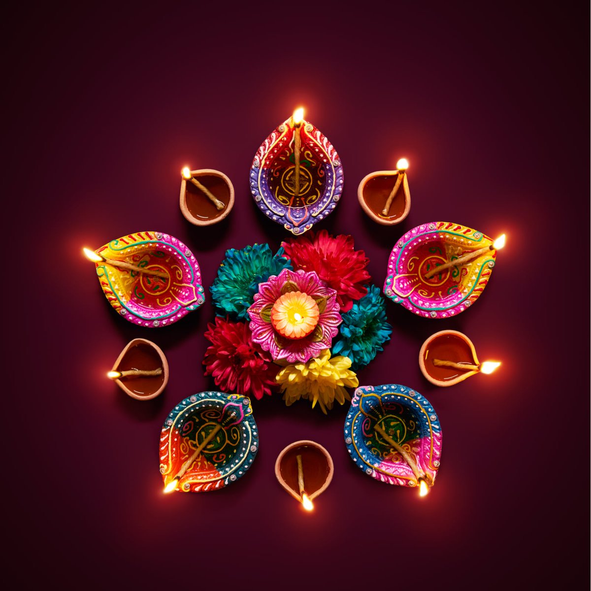 rananjay_sonu's tweet photo. शुभं करोति कल्याणमारोग्यं धनसंपदा।
शत्रुबुद्धिविनाशाय दीपज्योतिर्नमोऽस्तुते॥
🙏🙏
दीपोत्सव के पावन पर्व की हार्दिक शुभकामनाएं।🙏
अंधकार पर प्रकाश की शाश्वत विजय का यह महापर्व सभी के जीवन में सुख-समृद्धि व उत्साह का नव संचार करे,मां लक्ष्मी की अनंत कृपा सभी पर बनी रहे।🙏
#दीपावली https://t.co/PtiFtBRSr2