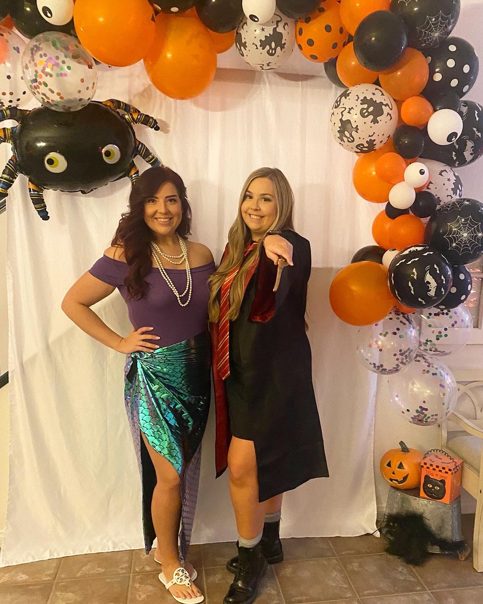 KAYCEEbbyy's tweet photo. 🧜‍♀️🧙🏻‍♀️just a mermaid and a wizard https://t.co/S1CsfSz0Ho