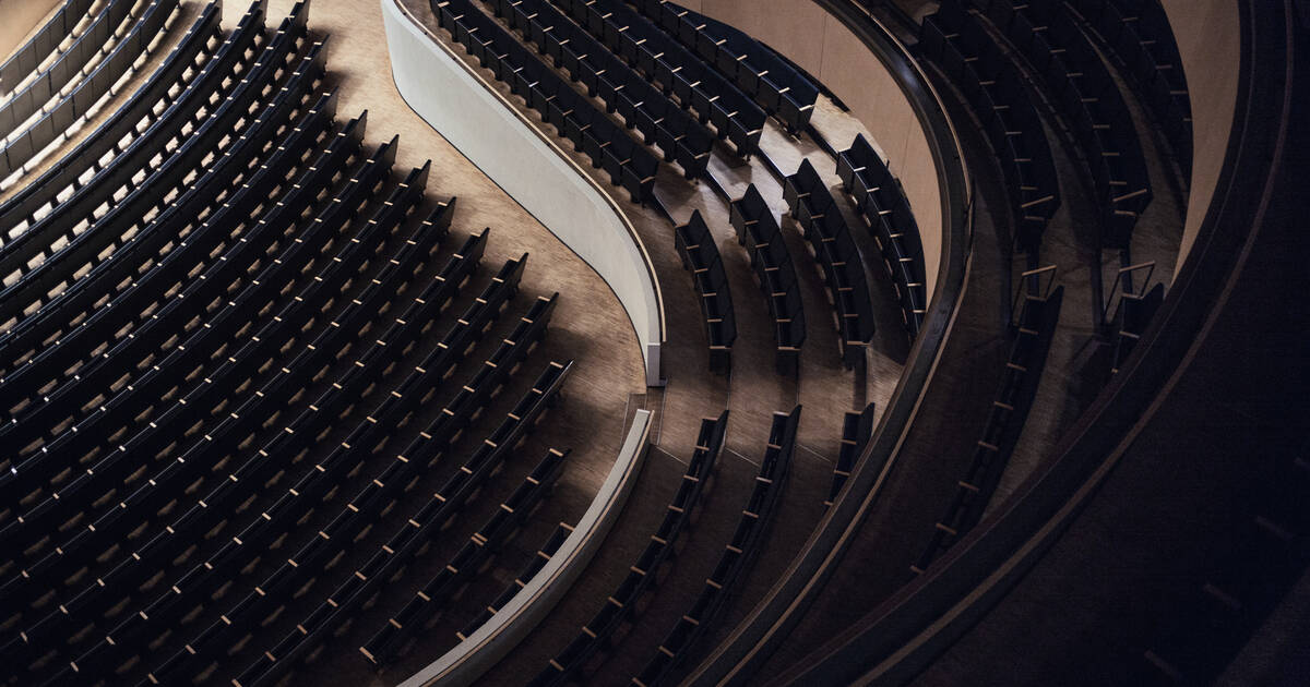 AaltoEE's tweet image. Ready for something new? Our new #CommercialExcellence program is for the growth seeking #leaders who aim to shift their mindset and align organizational competencies to match the #strategic #growth goals. Come and join us! fal.cn/3jypk @pekkamattila @njerps