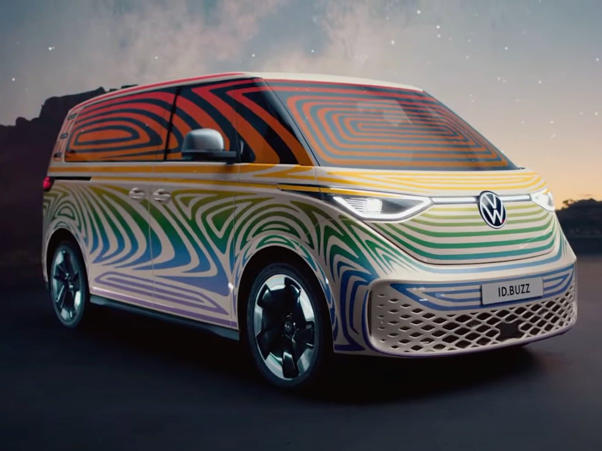RobinAschhoff's tweet photo. Yesterday, we not only celebrated the world premiere of the ID.5, but also gave an preview of our next highlight. We are already looking forward to the ID. Buzz. To be seen for the first time without camouflage in March 2022. #vwid5 #vwid5gtx #vwidbuzz #emobility #volkswagen https://t.co/C8xql68Zx3