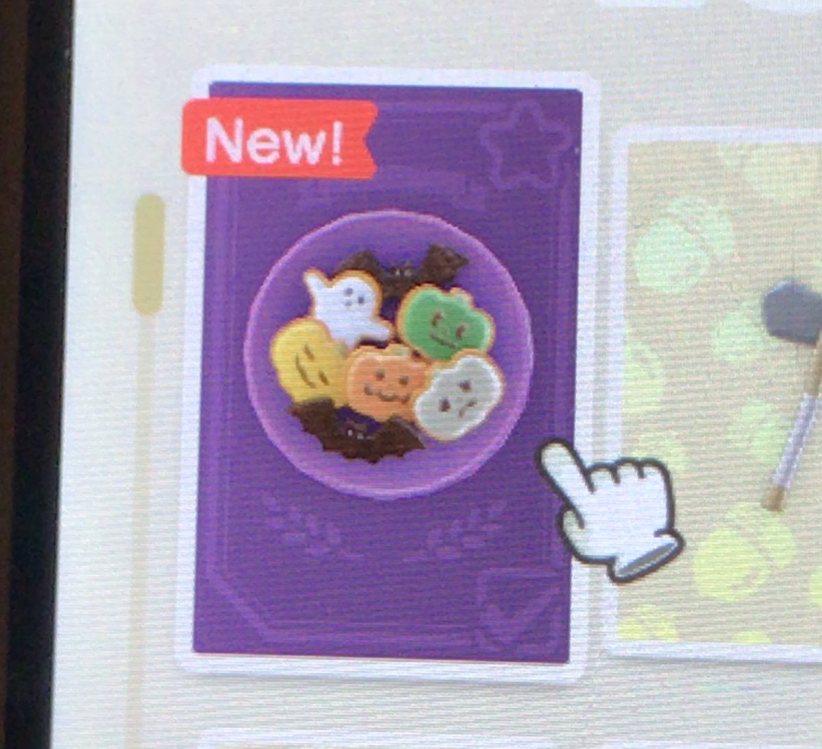 acnhhparadise's tweet photo. YALL- Please go back to Halloween night and get yourself a spooky cookies recipe- They look so cute I’m so excited to make them🥺🧡🖤 #AnimalCrossing #ACNH #ACNHUpdate https://t.co/ZxAcihmHFS