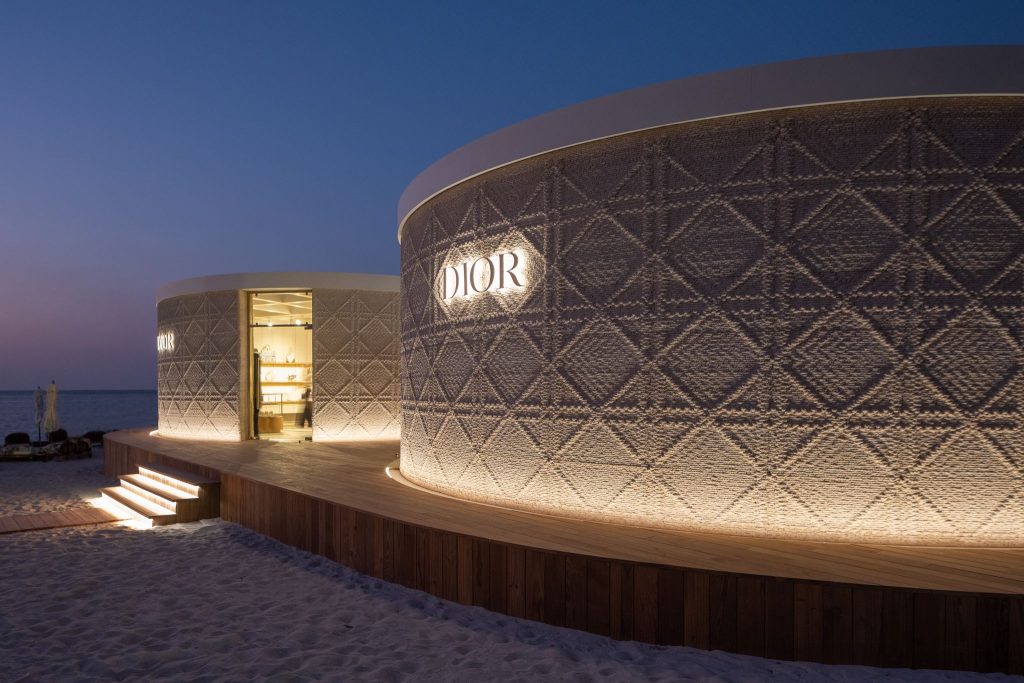 3dprintindustry's tweet photo. PERI and WASP unveil breakthrough 3D printed buildings in Austria and Dubai - https://t.co/c7P1SRvfXh - #3dprinting #construction @3dwasp @PERIgroup https://t.co/ftvQG3l2FX