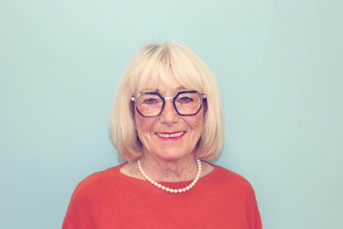 Heather mixing up her eyewear with this classic yet quirky <a href="/anneetvalentin/">Anne & Valentin</a> frame. 

📸👓 - Farrah 20B17