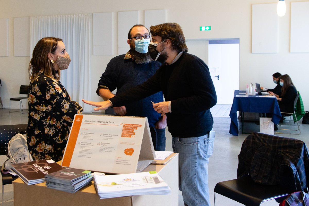 SocialFareCSI's tweet photo. Come promuovere forme innovative di collaborazione fra enti pubblici, aziende profit e imprese a impatto sociale?
Abbiamo parlato di #ProcurementSociale nell'ambito di #GrandUP! IMPACT, con la @FondazioneCRC e @CamComCuneo
👉https://t.co/NVOkor9RTd https://t.co/cLzKWoBt7n