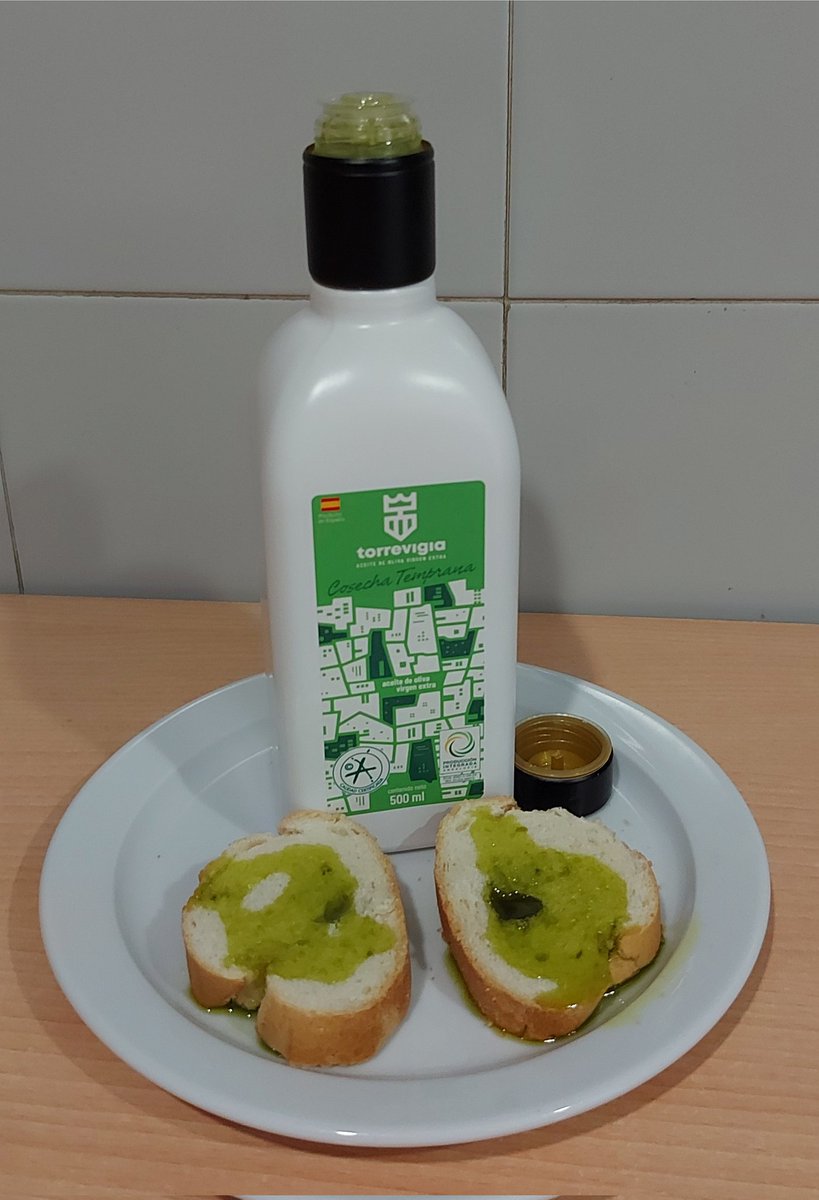 jj99211's tweet photo. Y desayunar con este producto, no tiene precio.
#AOVE cosecha temprana de Castillo de Locubín.
Aprovechen la oferta de gastos de envío gratuitos hasta el 14 de Noviembre.
https://t.co/vq0csml3of https://t.co/IPaaMgVwFE