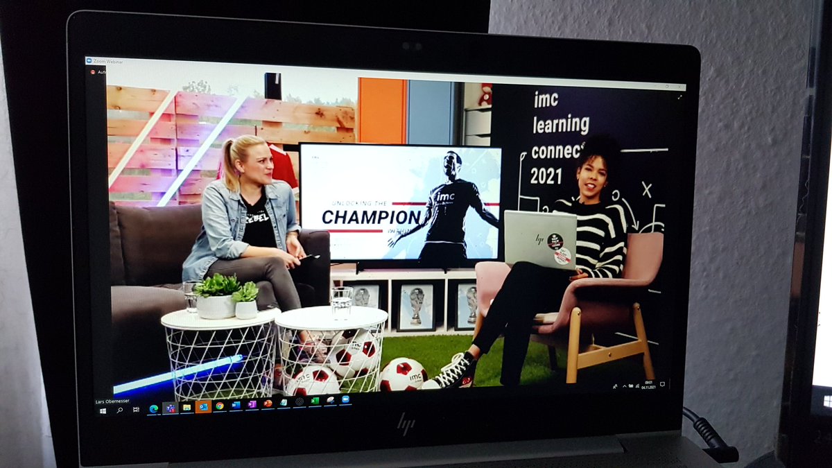 froileinkiki's tweet photo. Muss hier nochmal ein fettes DANKE an den wunderbaren @LARZVEGAZ los werden für unser tolles #learningConnect Studio ❤ #weEmpower #bestesTeam https://t.co/rCIG9w0wp8