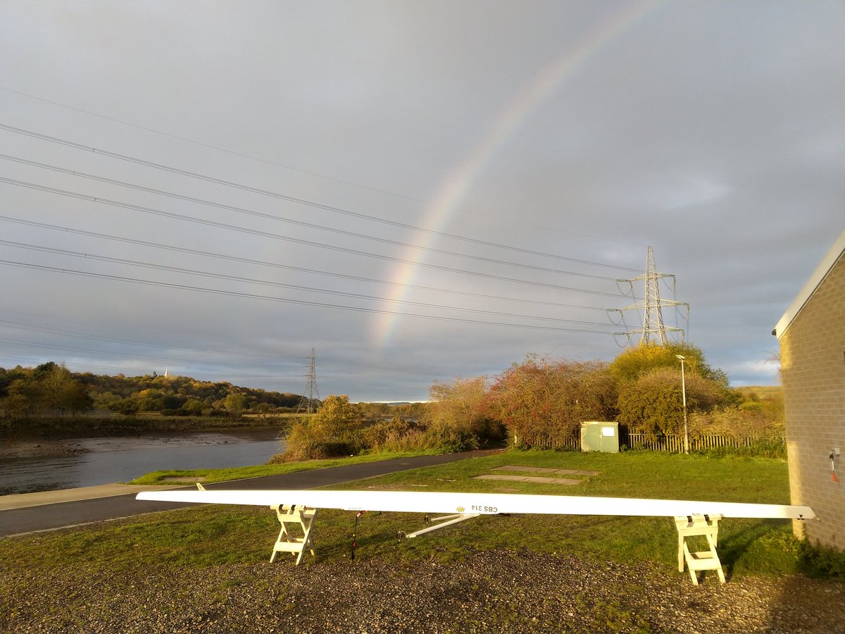Feeding the <a href="/beAshark_UK/">HUDSON UK</a> this morning. Not much water in the river but sunrise AND rainbow is a special combination 😍