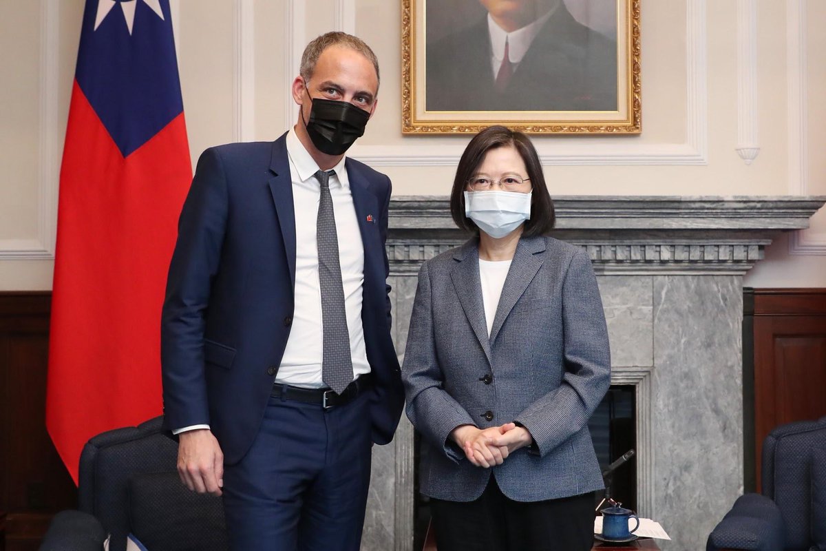 Raphael Glucksmann tweet media