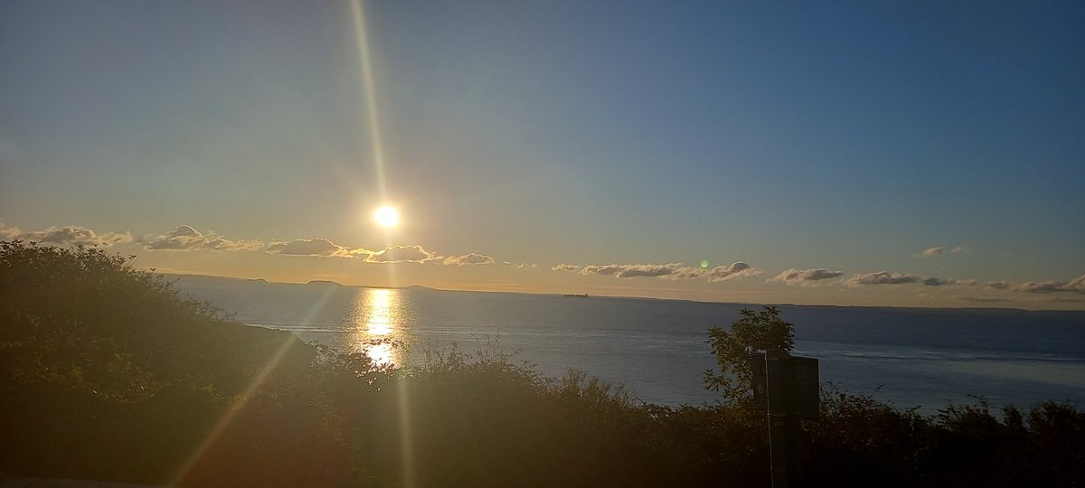 LaughingOT's tweet photo. Caught the sunrise today at Jackson's Bay... stunning! #MermaidLife #Merfamily #Sunrise occupations that enable belonging. #equity @theRCOT xxx https://t.co/hQjXQ3wd5O