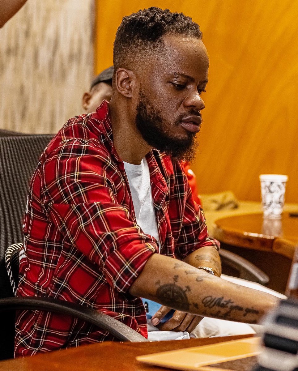 Tkay_10staxx's tweet photo. tolD thE rappeR imA removE thE Autotune if hE don’t paY thE otheR 50% 💰 

🤺

📷 : @sayacreatives https://t.co/ChrQM55FDU