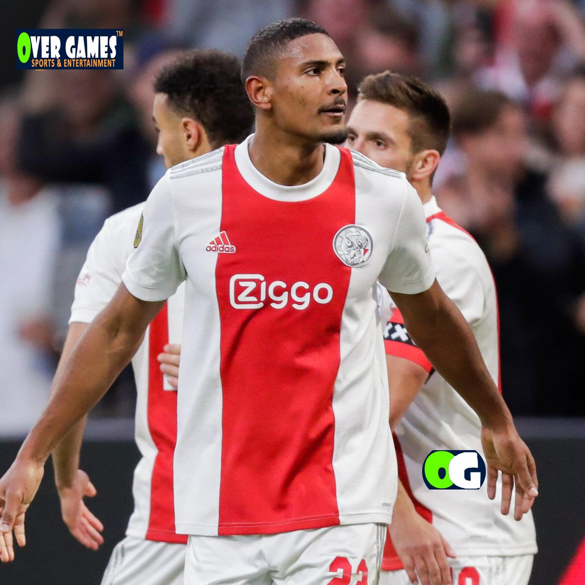 DigitalSoft_'s tweet photo. Sébastien Haller becomes the first African player 🇨🇮 in history to score 7 goals in the group stages of the UEFA Champions League
🙏💪
 #OverGames
✨ #DigitalSoft ✨ https://t.co/sJQdicXZjN