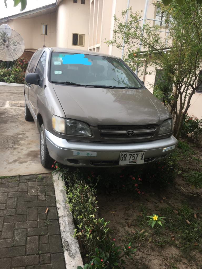 Expressgloltd's tweet photo. For sale 

ToyotA Sienna    Authomatic 
  
Peogot 407 authomatic 
In a very good condition 
Contact 0268849824 https://t.co/AxXszmdIv9