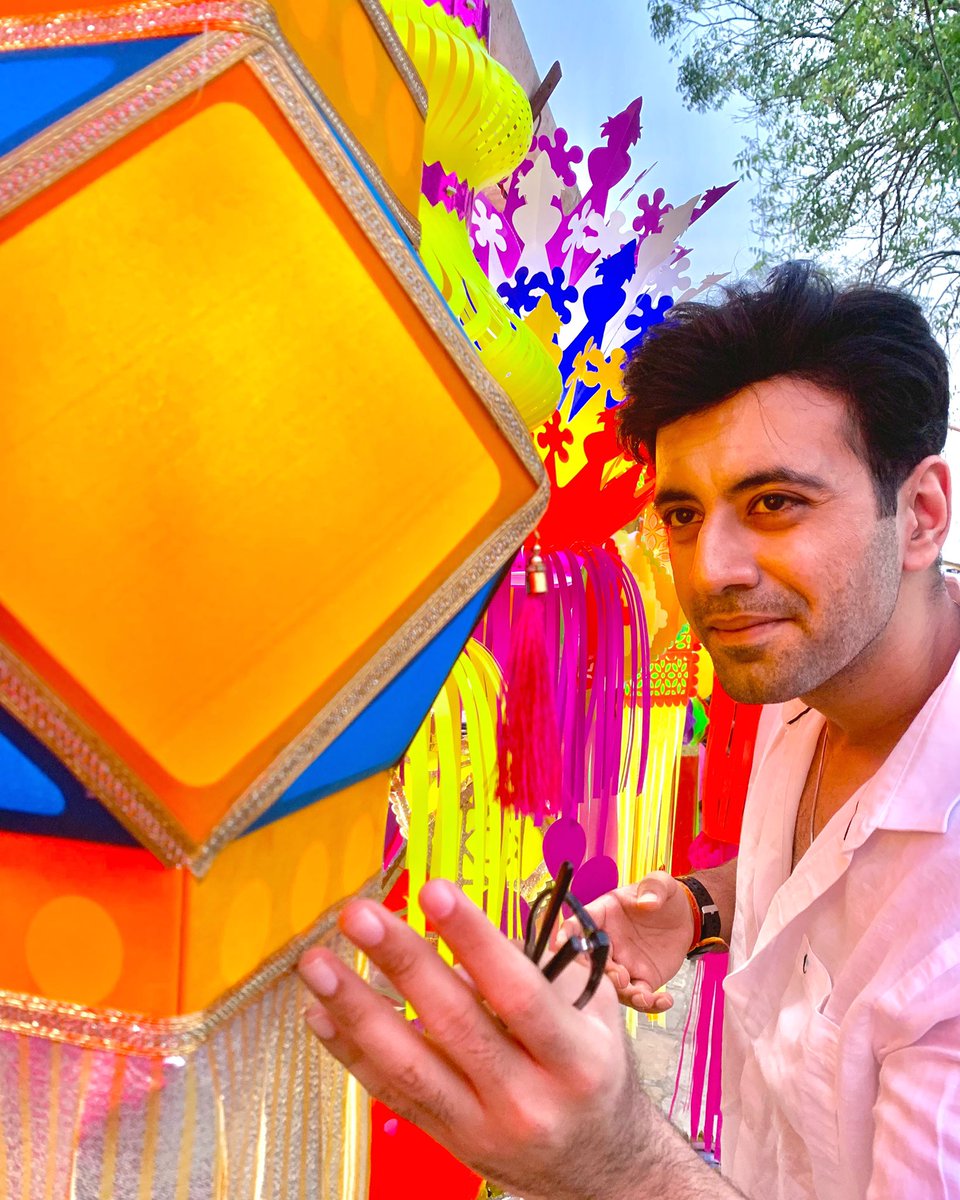 karanvirsharma9's tweet photo. Support Small businesses this Diwali. 
Pay what they reasonably ask. 
Don’t bargain 🚨 

Happy Diwali | दीपावली की शुभ कमाए . 
🪔🪔🪔🪔🪔🪔🪔🪔🪔🪔
#दीपावली #festivevibes #दिवाली #Diwali https://t.co/8jIPlctOeA