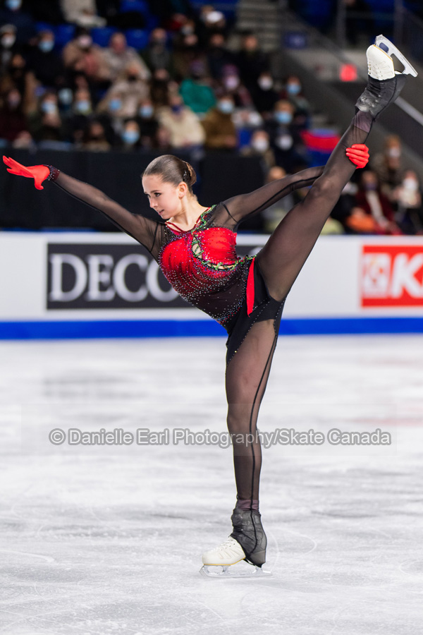 GP - 2 этап. Skate Canada International, Vancouver, BC/CAN  29-31 октября 2021г. - Страница 7 FDVjuENWQAQZ4EY?format=jpg&name=900x900