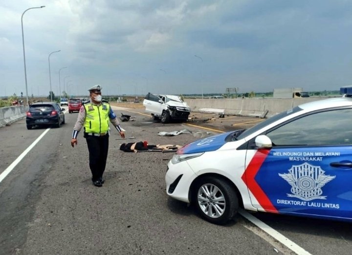 RizallDaim's tweet photo. Takdir Allah emang GK pernah ada yg tau😔 Semoga Husnul khotimah Vanessa Angel https://t.co/xOXVhJdKlq