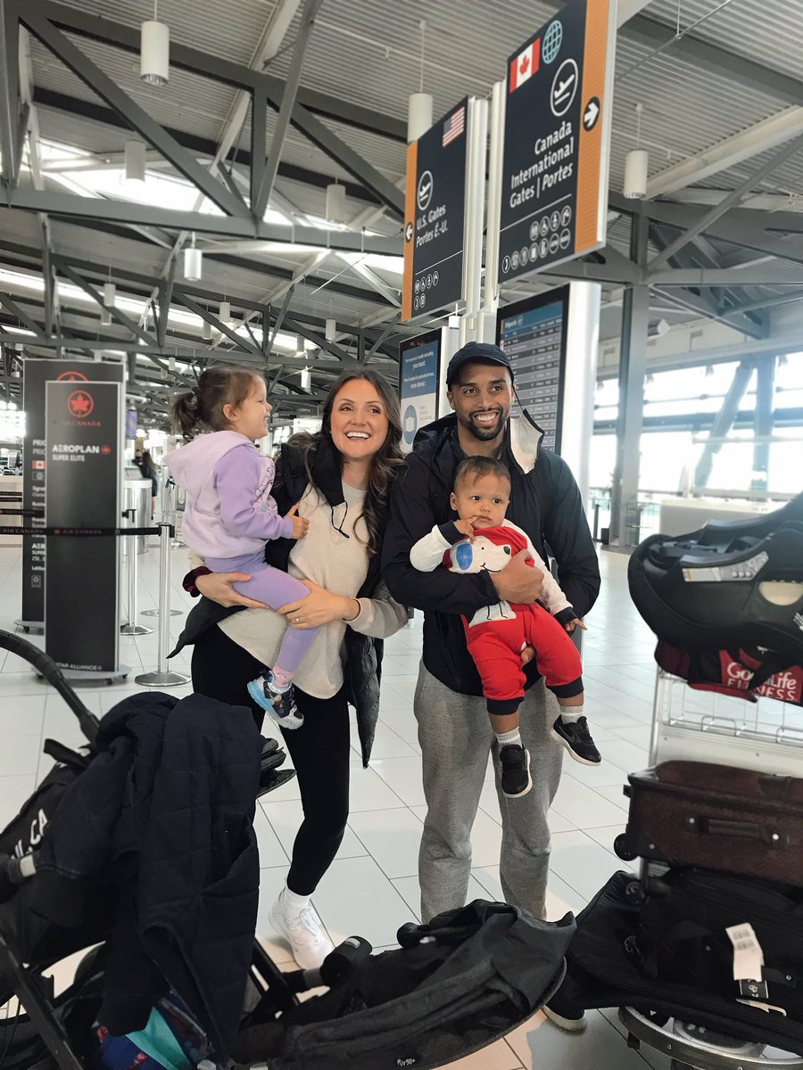 AnisaStoli's tweet photo. Goodbye Canada 👋 

If you are seeing this, we have just landed in Greece. I am writing this on our 9 hour flight to Athens. My kids have finally fallen asleep and my husband and I just gave each other the “Are we really doing this?!” look.

We are!!! We moved to Greece! 🇬🇷 https://t.co/dg2uMVsgHp