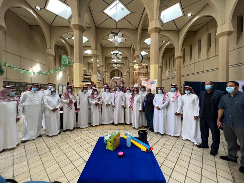 CSCIENCE_KSU's tweet photo. #يحدث_الان

برعاية سعادة عميد #كلية_العلوم
أ.د.زيد آل عثمان تقام فعالية اليوم المفتوح بتنظيم وحدة السعادة ومشاركة منسوبي الكلية،حيث تشتمل الفعالية على عدد من المسابقات الثقافية والرياضية الخفيفة.

#جامعة_الملك_سعود 
@_KSU 
@rsksu https://t.co/XNYZ4p9pz7