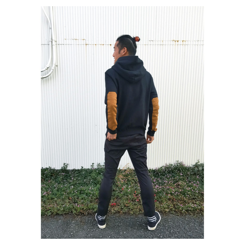 evoluir2002's tweet photo. 『#LookLookbook』
□#tops _ohta:black parka
□#pants _vast222:STRETCH TAPERED PANTS/blk
#evoluir #selectshop #clothes #金沢市 #静岡市 #ohta #パーカー #hoodie #vast222 #ストレッチパンツ #black #simple #urban #modern #contemporary #outfit #fashion https://t.co/b1UDKHwj6L