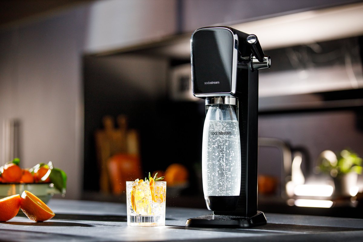 SodaStreamFR's tweet photo. La nouvelle #SodaStream #ART est la seule machine SodaStream à proposer un levier de gazéification rétro et élégant offrant une expérience utilisateur unique, ludique et créative. Qu’attendez-vous pour la découvrir ? Merci @RayonBoissons💙 #PlasticFighter
https://t.co/4ETIPbYFmx https://t.co/N2PJJUpxs3