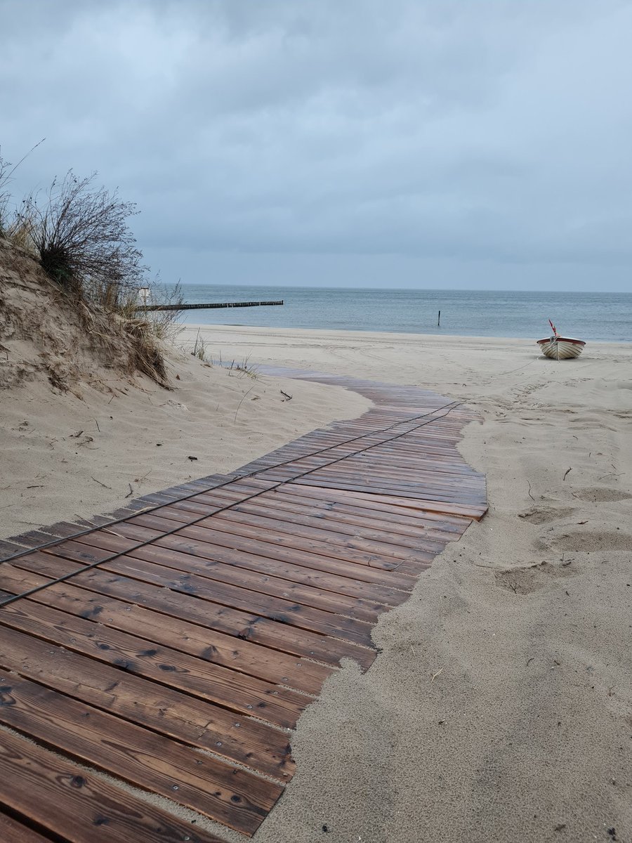 yvonnes_moments's tweet photo. Chilli-milli-Wetter. 😙
#ostsee #meer #sedom https://t.co/yz3hACnsig