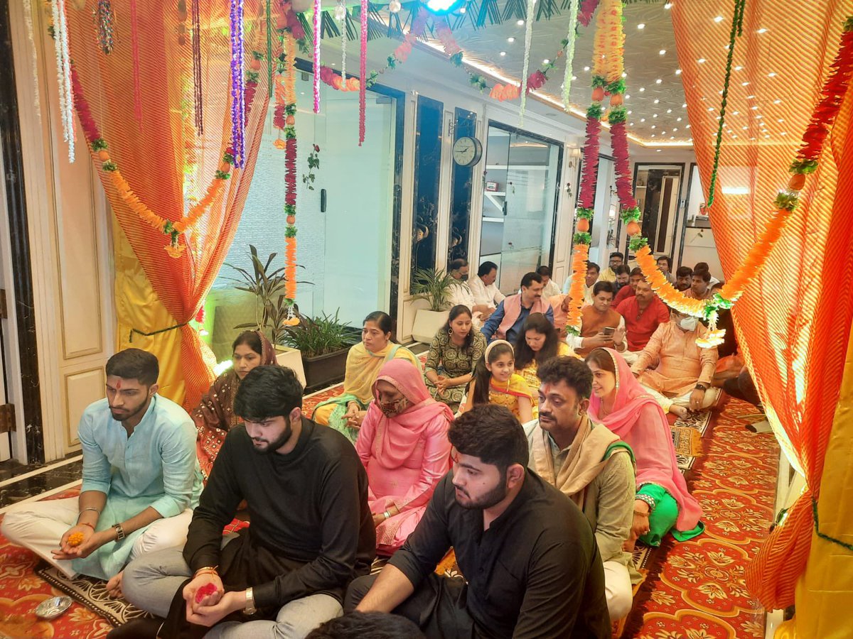 GhummanSukhdev's tweet photo. #Diwali #Pooja #Festive #Digiana #Indore #HeadOffice @Tejinde99543304 https://t.co/QfUNqfC3vN