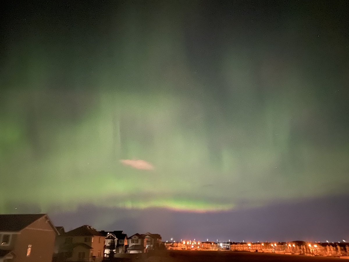 madisongnielsen's tweet photo. These arenβt the better photos, but I still thought I would share them.
So beautiful π₯°
#yyc #calgary #alberta #NorthernLights #swcalgary #yyc #happy https://t.co/BcmsppvFni