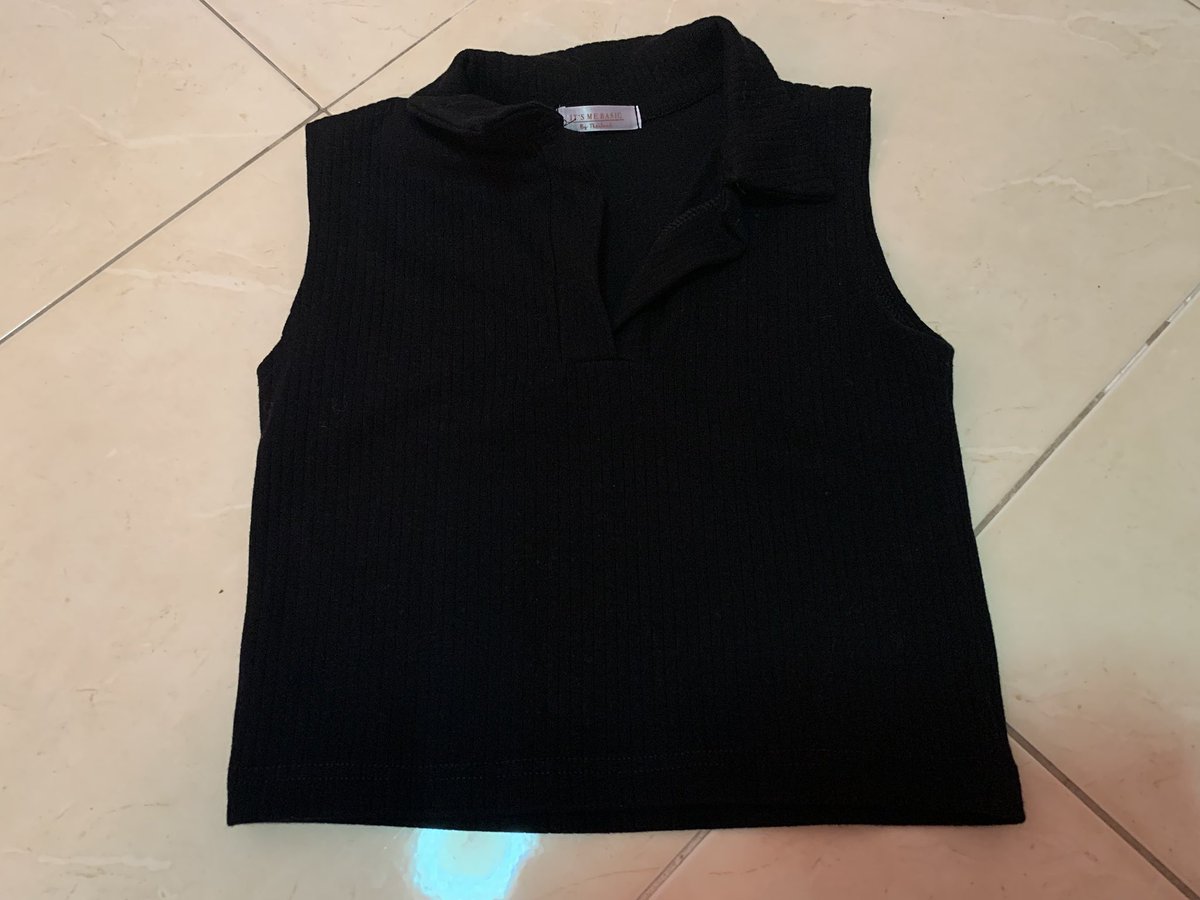 a1acy's tweet photo. ครอปดำแขนกุด 80 รวมส่ง
ครอปชมพู 90 รวมส่ง 
#ส่งต่อเสื้อผ้า #ส่งต่อy2k #y2kthailand #Y2K https://t.co/tf726IDRwM