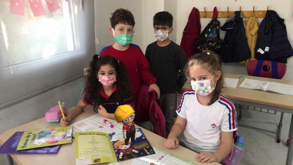 BKkarsiyaka's tweet photo. 1. Sınıf öğrencilerimiz STEM dersinde arkadaşımız Portakal’a #INTEACHAR uygulamasını kullanarak hayat verdi. @benaykaragz @cuneytd1 @mserhankal #STEMgelecektir https://t.co/l4RBupZuwM