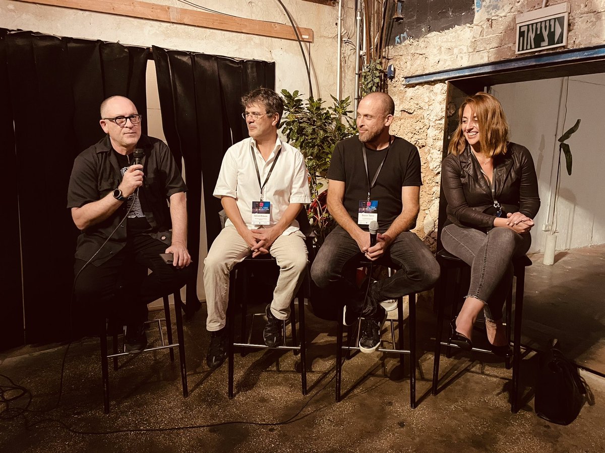 Best of both worlds 🇩🇪🇮🇱: our Chief Epidemiologist Prof. Gerard Krause exchanging views on entrepreneurial challenges w/ Israeli startup founders.  <a href="/SORMAS_open/">sormas_open</a> <a href="/Helmholtz_HZI/">Helmholtz-Zentrum für Infektionsforschung –inaktiv</a> #SpliSense <a href="/HebrewU/">Hebrew University</a> <a href="/EITHealth/">EIT Health</a>