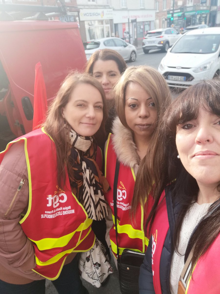 fridak1234's tweet photo. Jour J pour le rassemblement face à la mairie de Wattrelos, 14h, pour soutenir mes 3 amies qui sont sur le coup d un possible licenciement par la @MissionLocaleWL.... On ne lâche rien car c est injuste ce qui se passe... @CGT_ML @CGTMLHDF #CGT #Wattrelos #Baert @TarikMekki https://t.co/UFLAvu2exZ