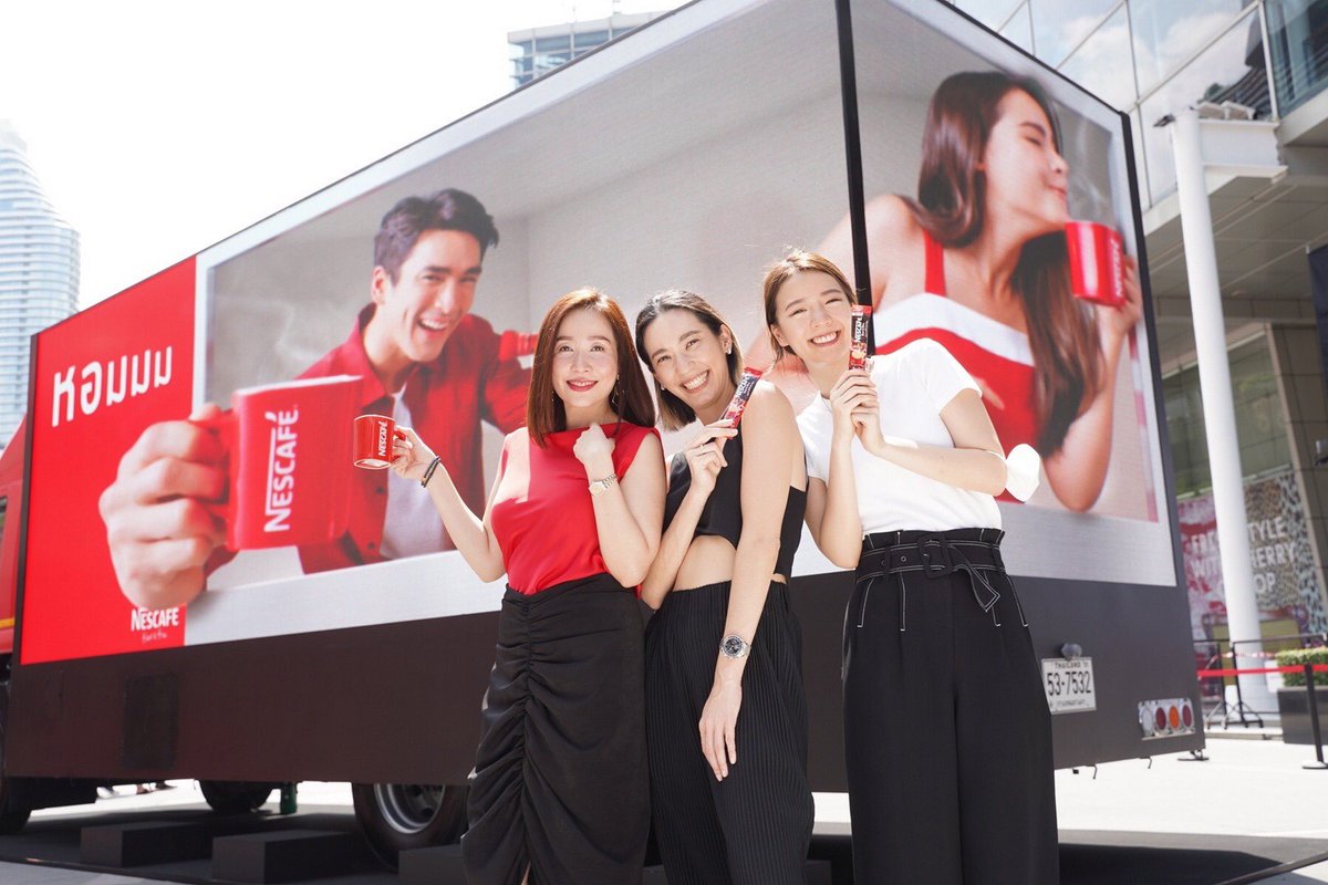 AllNews_th's tweet photo. สุดต๊าช! ถ่ายรูปประชัน ณเดชน์-ญาญ่ากับเนสกาแฟ Moveable 4D Experience โฆษณาเคลื่อนที่สี่มิติครั้งแรกในเมืองไทย

อ่านต่อที่👉🏻
https://t.co/GGEqSBqIcg

#ณเดชน์  #ญาญ่า
#nadech #urassayas #kugimiyas #nadechyaya #ณเดชน์ญาญ่า 
#yaya https://t.co/Kuk1nXjnCh