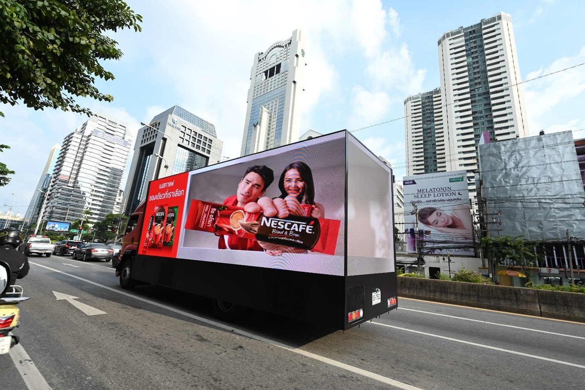 AllNews_th's tweet photo. สุดต๊าช! ถ่ายรูปประชัน ณเดชน์-ญาญ่ากับเนสกาแฟ Moveable 4D Experience โฆษณาเคลื่อนที่สี่มิติครั้งแรกในเมืองไทย

อ่านต่อที่👉🏻
https://t.co/GGEqSBqIcg

#ณเดชน์  #ญาญ่า
#nadech #urassayas #kugimiyas #nadechyaya #ณเดชน์ญาญ่า 
#yaya https://t.co/Kuk1nXjnCh