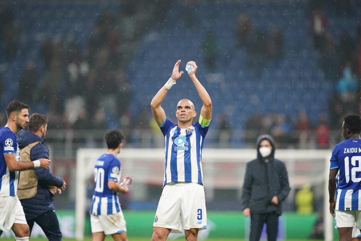 IvaNFCPortO's tweet photo. 💙 Спасибо за поддержку, «Драконы»! 🤜🤛

#FCPorto #ACMFCP #UCL https://t.co/Cw5j6kRiOq