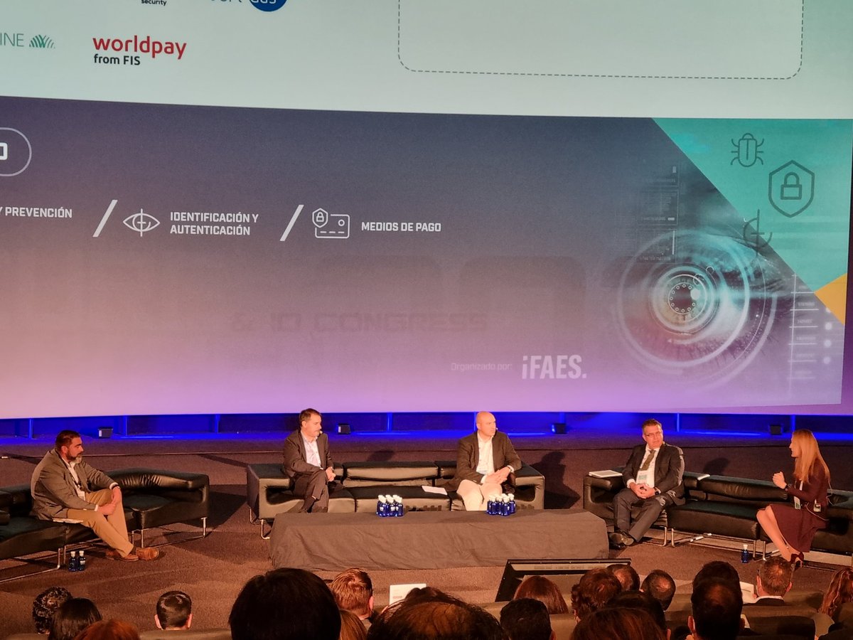 earwem's tweet photo. Interesantísima mesa hablando de los temas más relevantes y actuales en pagos #SecurepaymentsID moderada por el grandísimo @JoseLuisTapia https://t.co/bDJthTeRGH