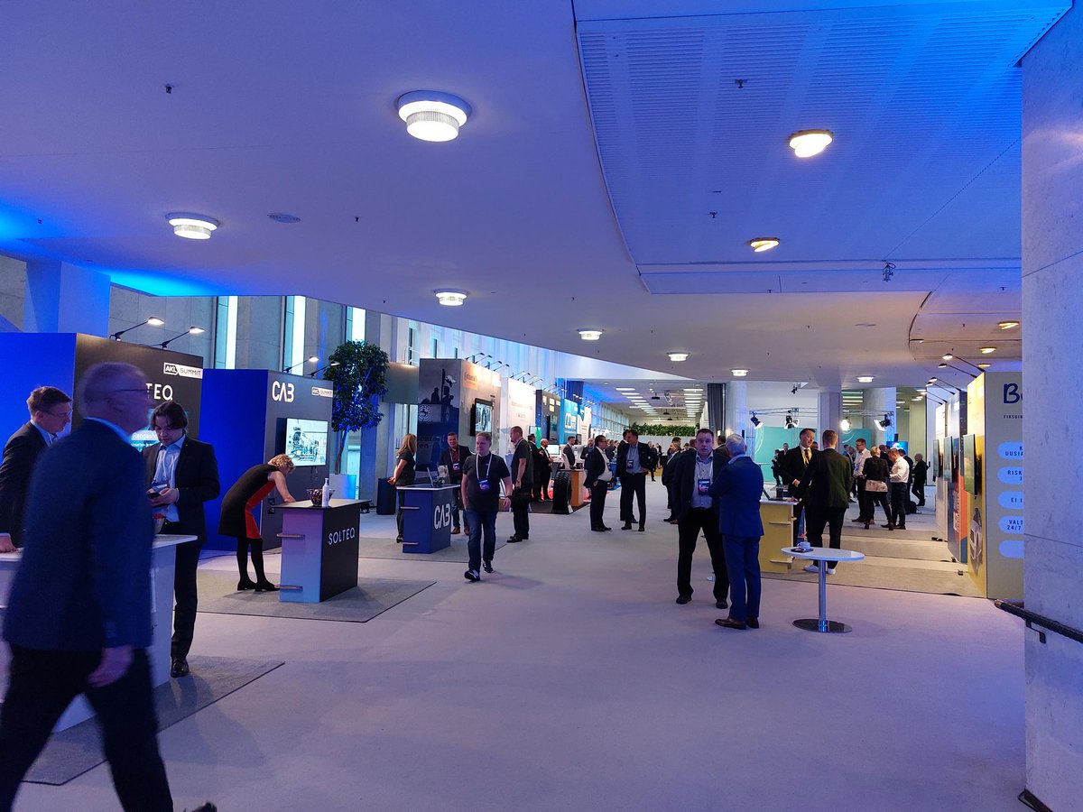 HAAGAHELIAamk's tweet photo. Haaga-Helia on mukana tänään järjestettävässä #AKLSummit -tapahtumassa Finlandia-talolla. Tervetuloa vierailemaan ständillä 21 ja kuulemaan lisää yrityksille suunnatuista koulutuksistamme ja toiminnastamme! #haagahelia #yrityskoulutukset https://t.co/JpJvsIdlmF