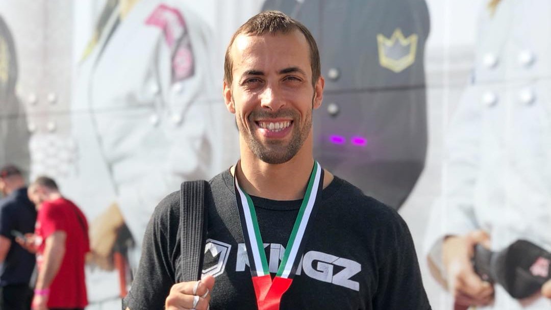 desmarcats_rtve's tweet photo. 🤼Avui al Desmarcats parlarem amb Sergio Calderón (@scalderoncfc) bicampió del món de Jiu-Jitsu brasiler

👘El passat cap de setmana va ser cinquè al Campionat del Món de Lluita Grappling. A plató ens explicarà tots els detalls de la seva participació! 

⏰A les 15:15h
📺@la2_tve https://t.co/v0aGw7ej8p