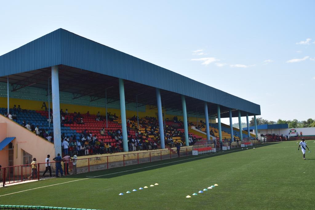 MagaraStarFC's tweet photo. Primus League: Bumamuru FC yagabishijwe, Athletico New Oil na Flambeau Du Centre yahanywe! https://t.co/AYCLFUKRU7 https://t.co/cBBPxxlNcV