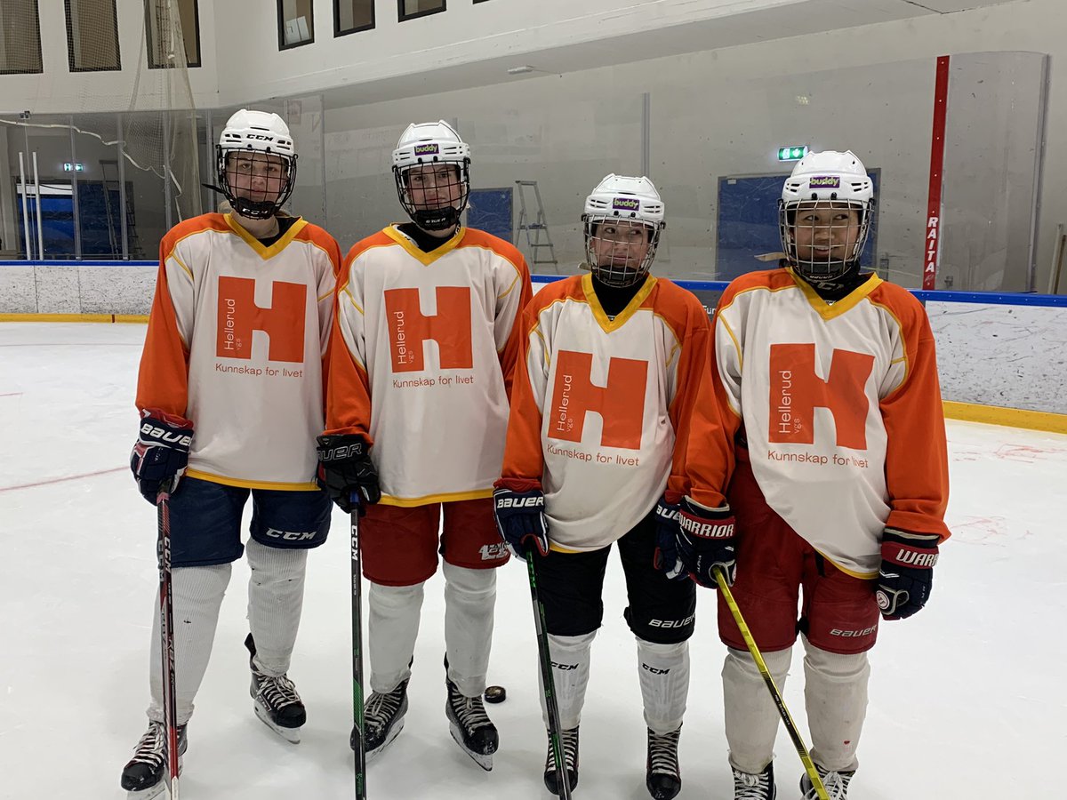 GlennJohnsrud's tweet photo. Torsdag 08:00 @FurusetIshockey Forum. Fam, Maren og Suphattra fra @VIFhockey møtte Ronja og @HasleLorenIL i seriekamp i #Bambusaligaen går kveld, trener sammen i dag, øver og blir bedre! #maskiner #ST #Toppidrett #HellerudVGS #2Hockey https://t.co/Uk6NqHHGkb