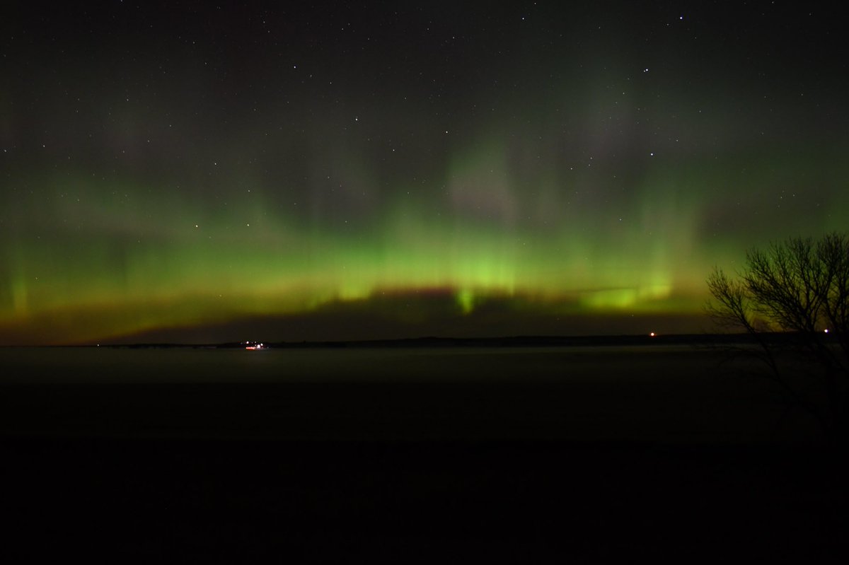 L1ttleVVolf's tweet photo. Took some pictures of the Northern lights 
What a relaxing night/morning https://t.co/1BOT9TzIge