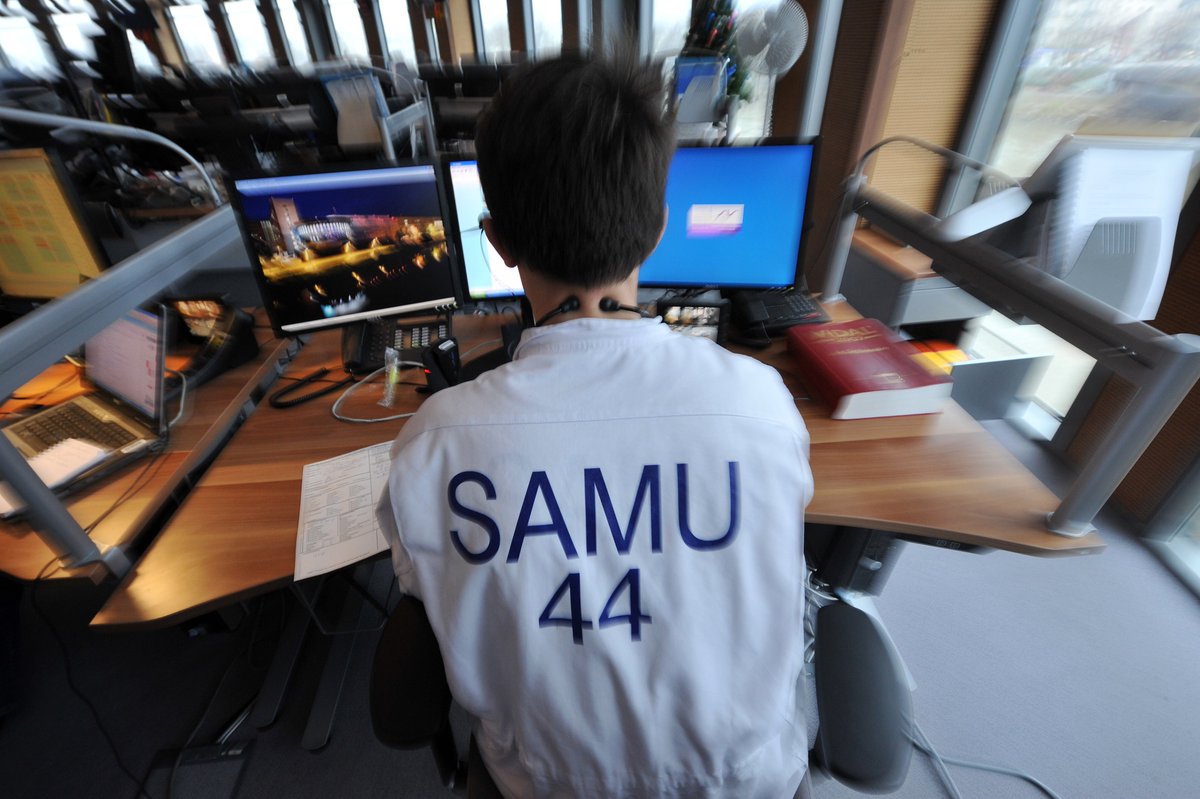 CHUnantes's tweet photo. Le CHU de Nantes recrute des assistants de régulation médicale (H/F). Plus d'infos sur notre site internet: https://t.co/k6h1soiNLL #Nantes #ARM #urgences #Samu https://t.co/knGYsaHJc5
