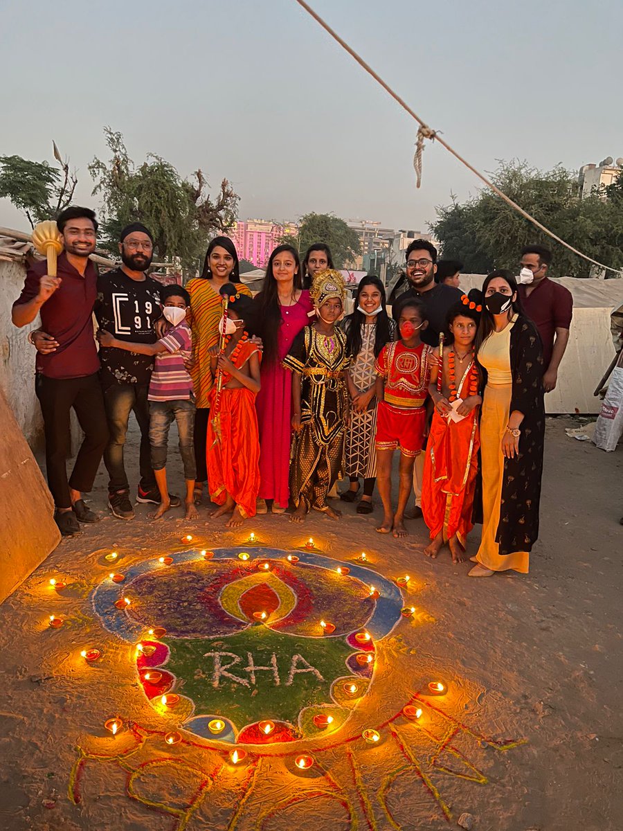 fun2shh_Me2's tweet photo. @Great_Learning This Diwali My #NewBeginning is 
 To Spend Some Time with these under privileged kids of basti near my house .....To celebrate festivals with them and to share my happiness with them......And to spent some part of my earnings for their need ......

#GreatLearning #PowerAhead https://t.co/TOcqyRnIRc