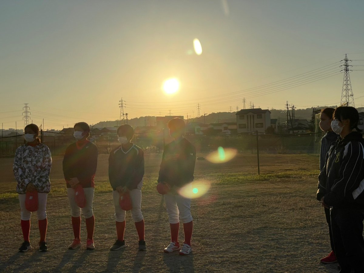 PA_girlsyakyu's tweet photo. 昨日も沢山のOGの方が参加して下さり
ノック･バッティング･ピッチング等。
#西日本大会 に向けての実践練習を行いました！
先輩にピッチングのアドバイスも頂き
とても充実した1日練習でした。
ありがとうございました🙇

#女子硬式野球 #関西
#ピュアエンジェル  
#メンバー大募集 #中学生〜大学生 https://t.co/a8Pa3QT0Dl