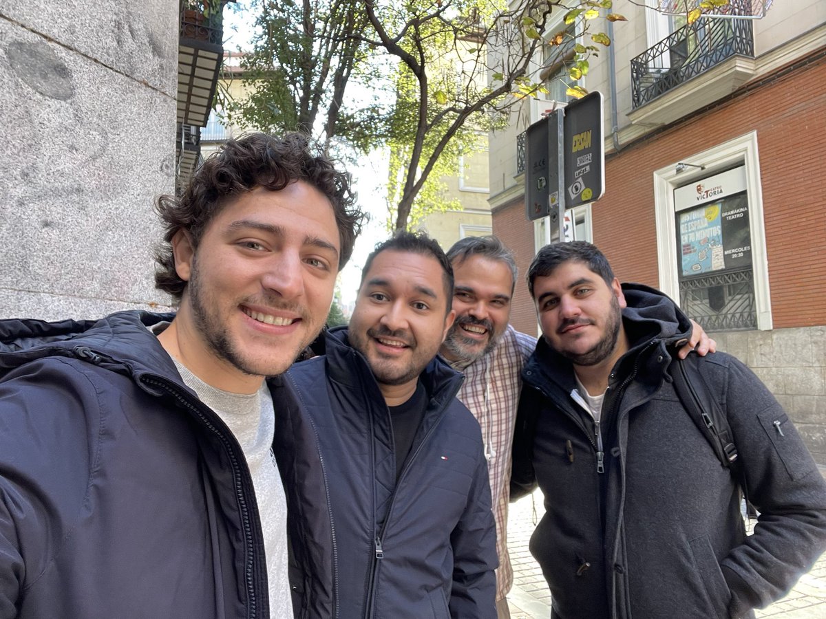 julioservan's tweet photo. Un cafecito por Madrid en gran compañía @FedeSanchez0 @samuelhermoso y @abn. Y luego a conocer a la gente de @elasticheads y su oficina (chulísima 🤩) https://t.co/Gqu8QX9pRP