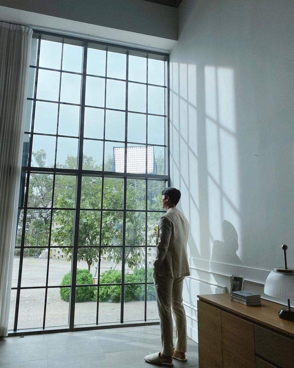 bean82925's tweet photo. 와 비율 개오져..

#현빈 #HyunBin https://t.co/Re49NKTEtZ