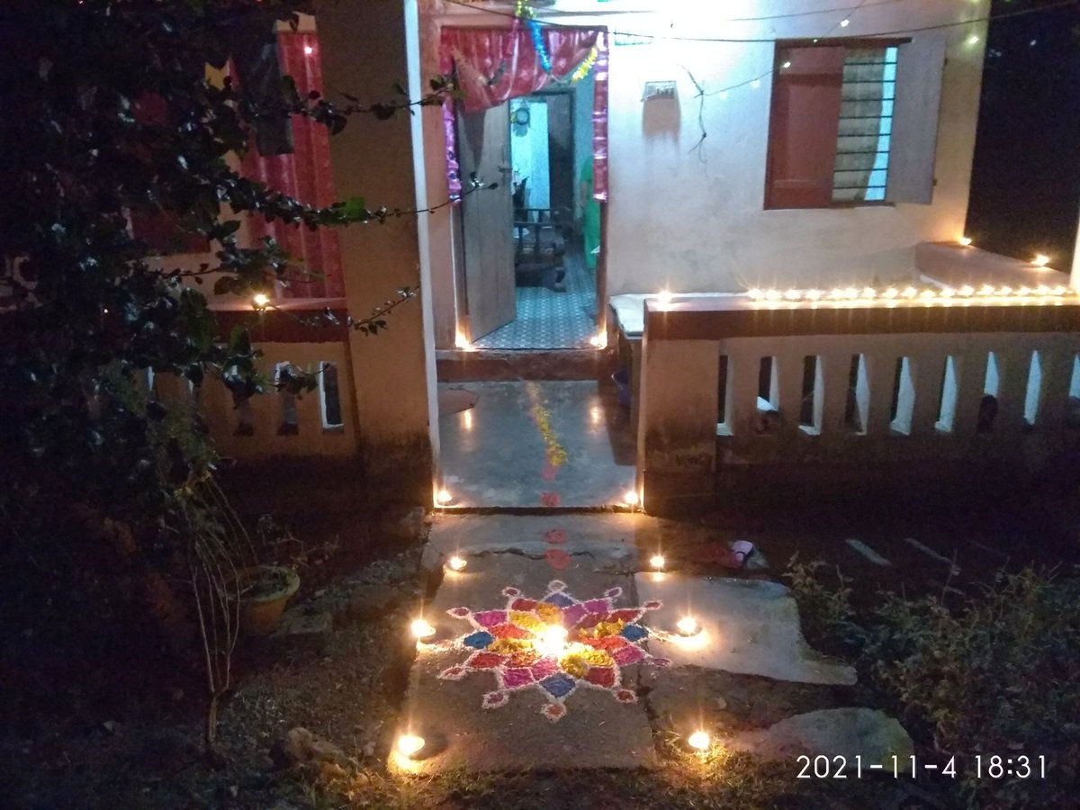 bhandari_pm's tweet photo. दिपावली २०७८ र लक्ष्मी पुजाको सबैमा शुभकामना । https://t.co/M7bUCezFqW